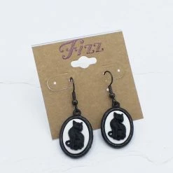 Fizz Jewelry Black Cat Cameo Earrings