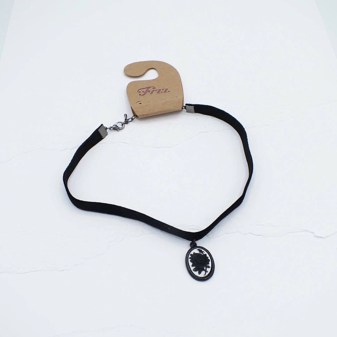 Fizz Jewelry Black Rose Velvet Choker 3 Fizz Jewelry Black Rose Velvet Choker